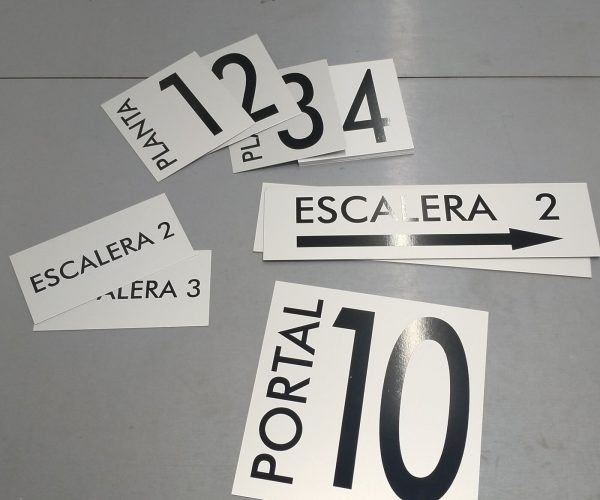 aluminio anodizado con vinilo a corte